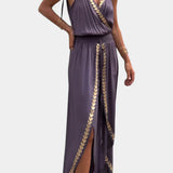 Lorena | Vestido Mono con Detalles Dorados y Ranura en la Pierna