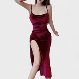 Gabriela | Vestido de terciopelo con abertura lateral