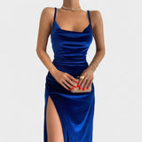 Gabriela | Vestido de terciopelo con abertura lateral