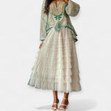 Falda elegante con detalle decorativo en tul
