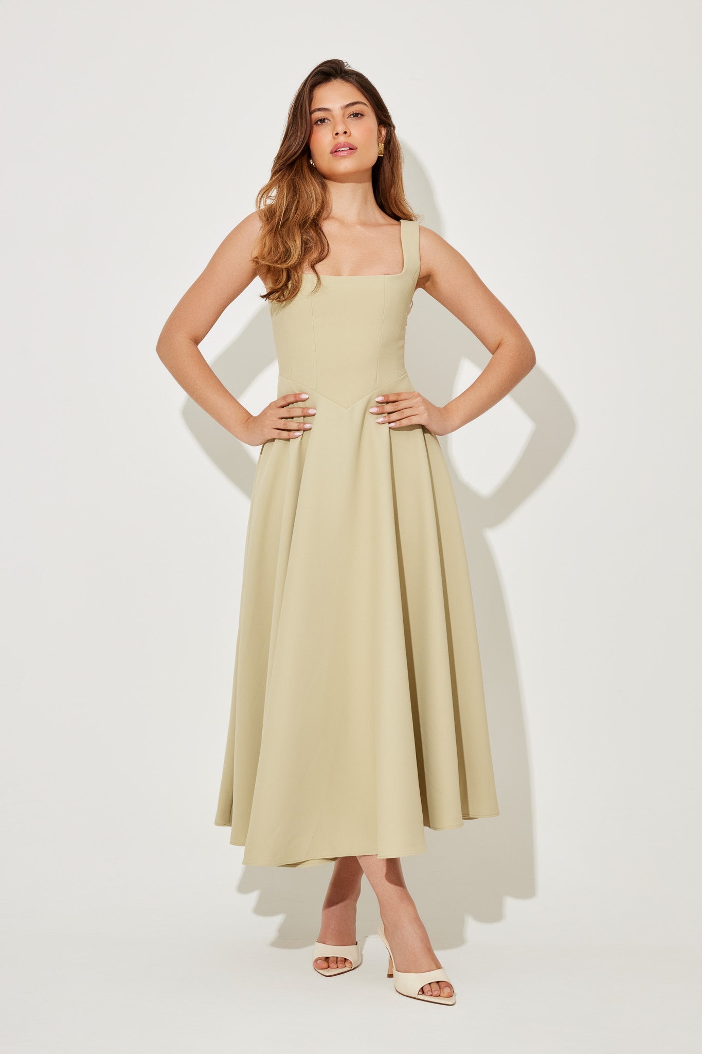 Amélia | Vestido Midi Atemporal y Fluido
