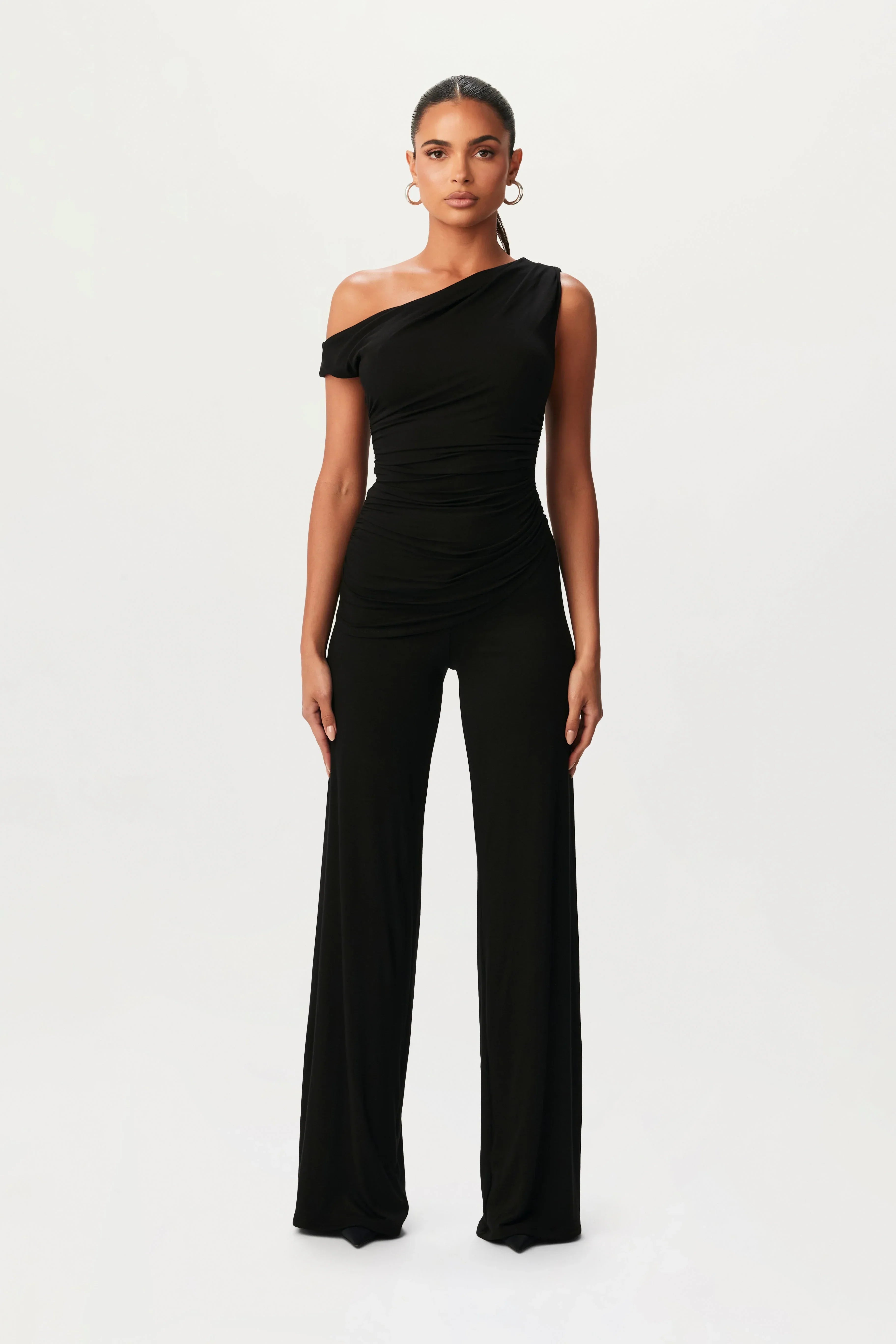 Lúcia Ember | Conjunto Elegante Ember con Corte Asimétrico