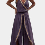 Lorena | Vestido Mono con Detalles Dorados y Ranura en la Pierna