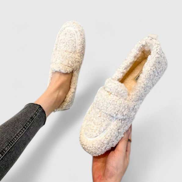 Solenne | Pantuflas cálidas con diseño elegante