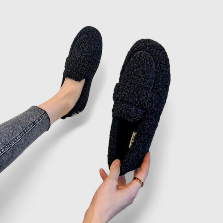 Solenne | Pantuflas cálidas con diseño elegante