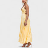 Aby | Vestido largo plisado amarillo con escote en V