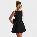 Carrie | Vestido mini con cinta de perlas