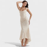 Cesca | Vestido de silueta escultórica