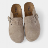 Aubree | Zuecos Unisex de Gamuza con Hebilla Ajustable