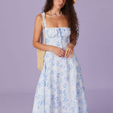 Renata | El vestido midi azul con estampado floral, escote cuadrado y fruncido